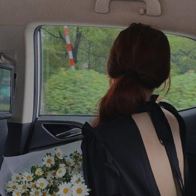 遇刺为生的女人
